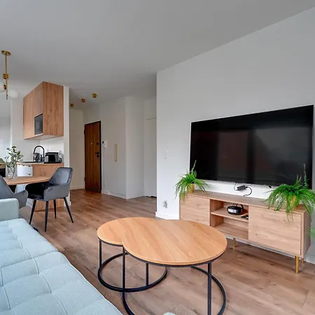 Lion - Mloda Polska Nowe Z Parkingiem